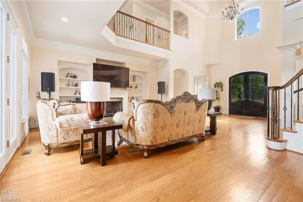 1326 Lochshire Drive