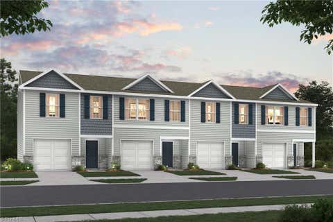 Townhouse For Sale - 844 Pine Cone Lane<br/> Davidson County, Lexington, NC 27292
