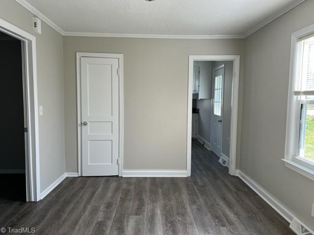 Photo 9 of 19 of 1317 Front Street house