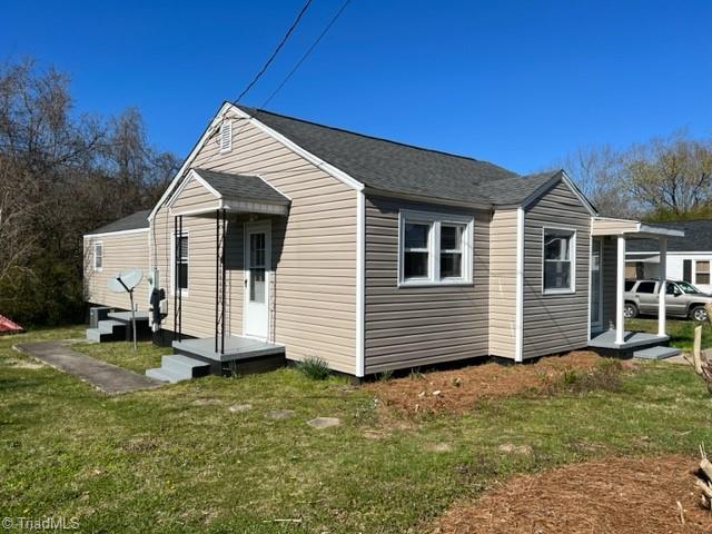 Photo 2 of 19 of 1317 Front Street house