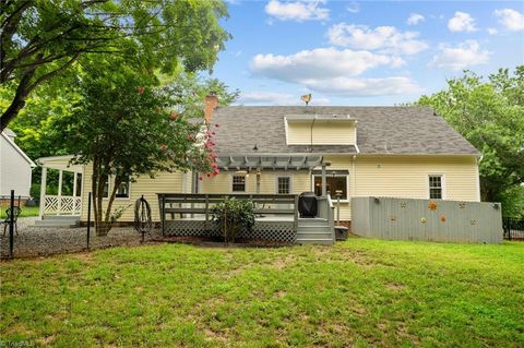 A home in Clemmons