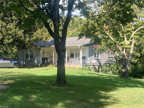 924 Sunset Road Clemmons NC 27012