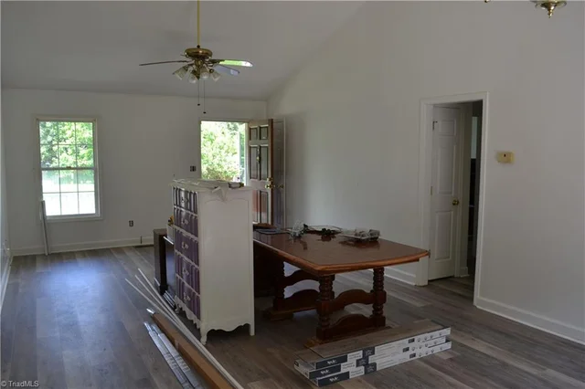 405 Puzak Lane, photo 5 of 9