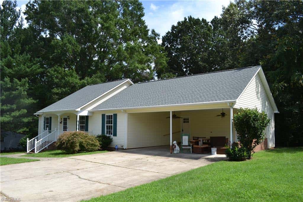 Photo of 405 Puzak Lane, Madison, NC 27025 (MLS # 1230909)