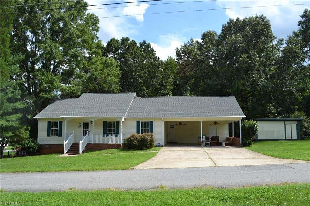 Photo of 405 Puzak Lane, Madison, NC 27025 (MLS # 1230909)