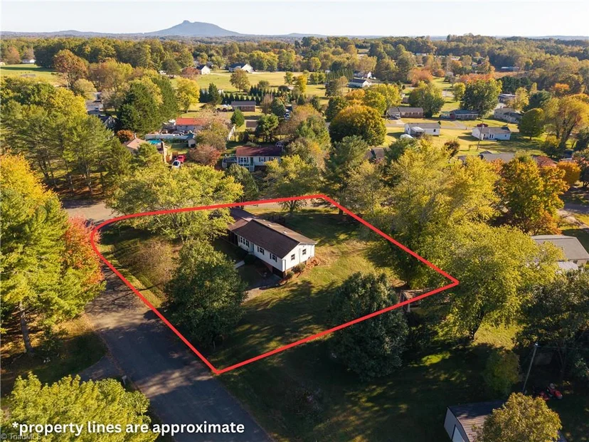 235 Woodcreek Drive, photo 1 of 38