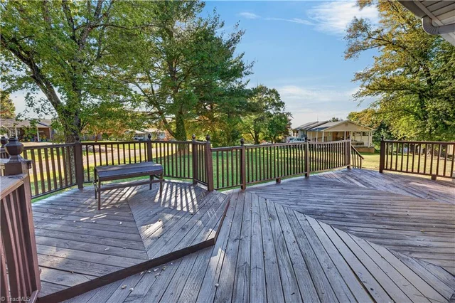 235 Woodcreek Drive, photo 4 of 38