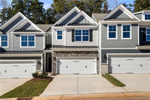 Townhouse For Sale - 5127 Maple Blossom Trail<br/> Greensboro, NC 27455
