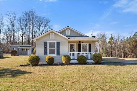 Photo of 318 Collins Road, Elkin, NC 28621 (MLS # 1203883)