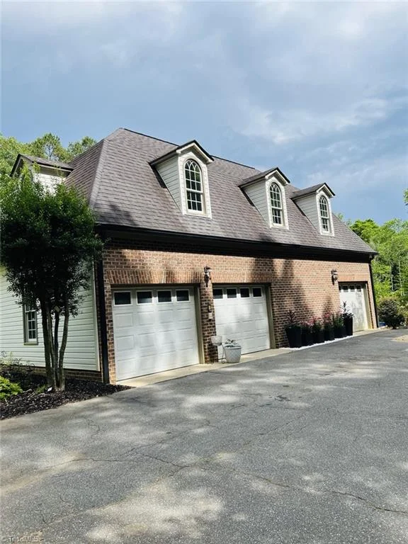 191 Mossdale Road, photo 5 of 50