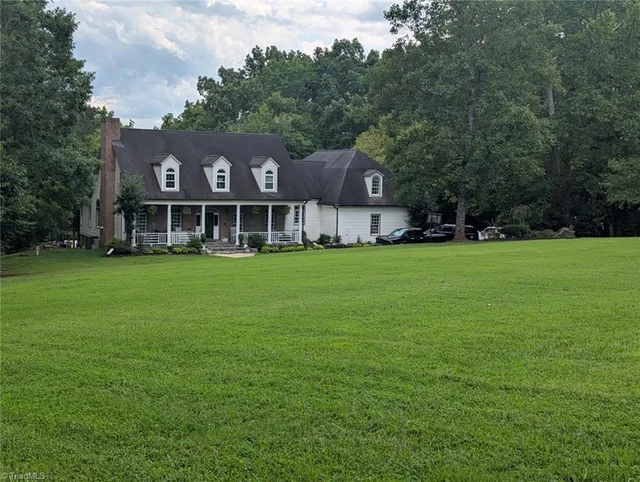 191 Mossdale Road, photo 2 of 50