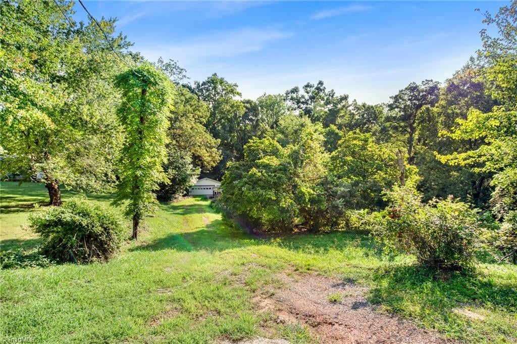 Photo of 123 Old Linville Road, Kernersville, NC 27284 (MLS # 1233929)