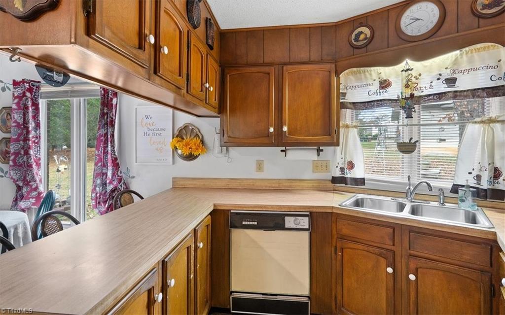 610 Denny Road, Greensboro, North Carolina image 13