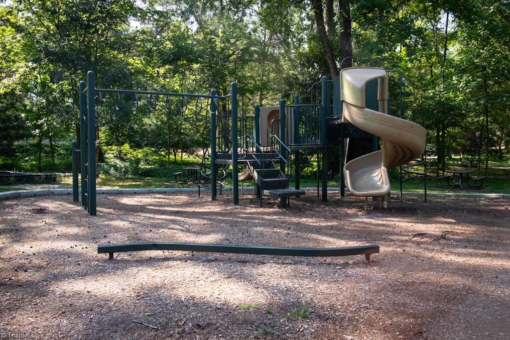 Greensboro, North Carolina 27401, United States, 3 Bedrooms Bedrooms, ,3 BathroomsBathrooms,Residential,Active,185851