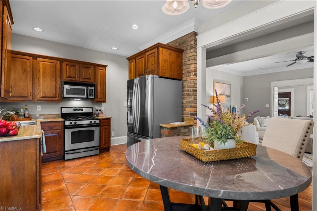 Greensboro, North Carolina 27401, United States, 3 Bedrooms Bedrooms, ,3 BathroomsBathrooms,Residential,Active,185851