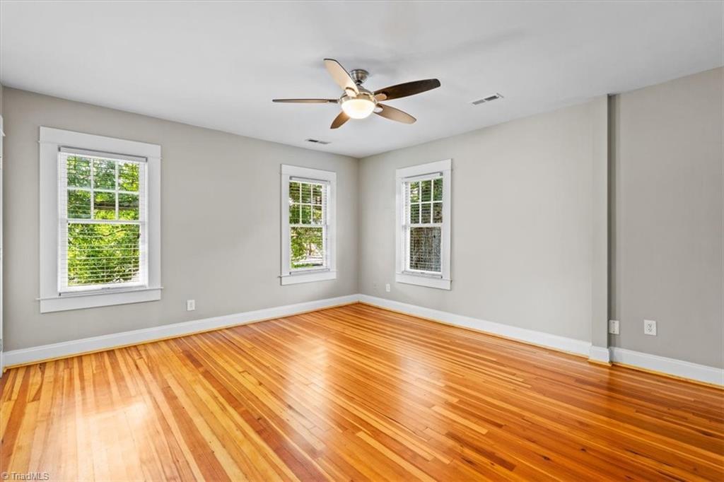 Greensboro, North Carolina 27401, United States, 3 Bedrooms Bedrooms, ,3 BathroomsBathrooms,Residential,Active,185851