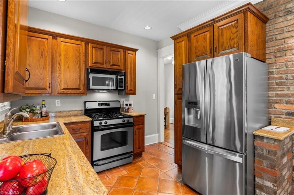 Greensboro, North Carolina 27401, United States, 3 Bedrooms Bedrooms, ,3 BathroomsBathrooms,Residential,Active,185851