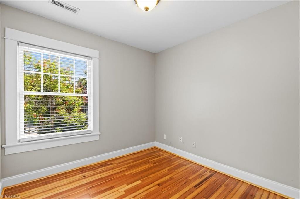 Greensboro, North Carolina 27401, United States, 3 Bedrooms Bedrooms, ,3 BathroomsBathrooms,Residential,Active,185851