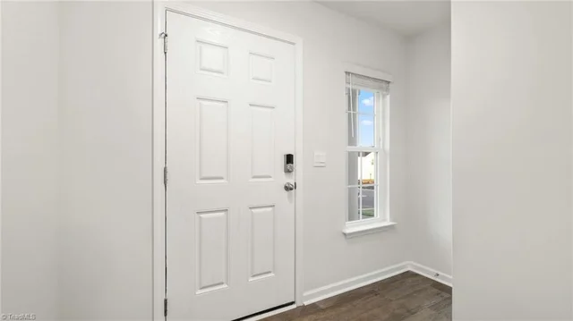 1204 Alderbrook Road, photo 2 of 21