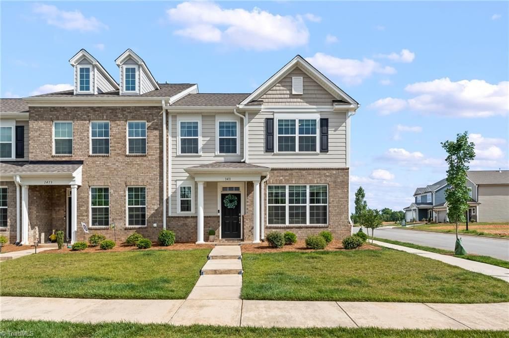 Photo of 1411 Springvale Hill Drive, Kernersville, NC 27284 (MLS # 1222460)
