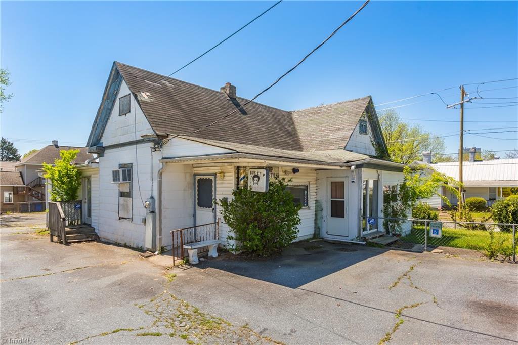 1302 4TH Street