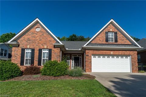 Single Family Residence in Winston Salem NC 4200 Prestwick Crossing 2.jpg