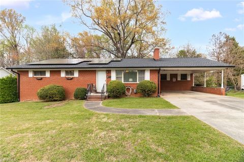 Homes For Sale - 11 Swaim Drive<br/> Thomasville, NC 27360