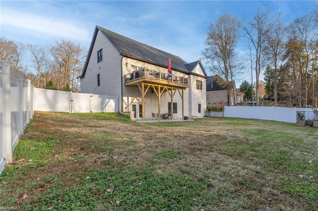 3827 Edgewater Street