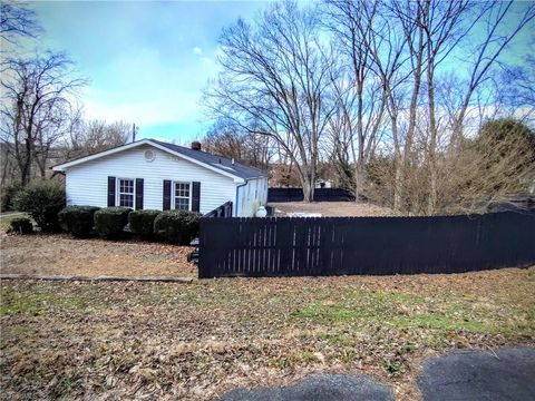 A home in Mount Airy