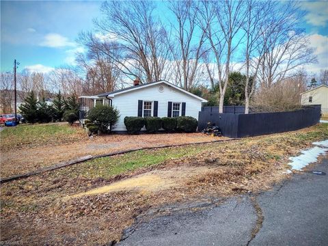 A home in Mount Airy