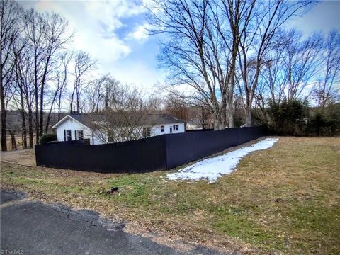 A home in Mount Airy