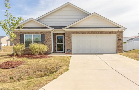 Homes For Sale - 116 Green Mallard Way<br/> Rockingham County, Mayodan, NC 27027