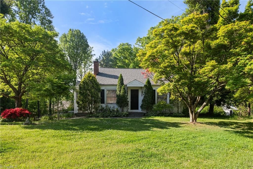 Photo of 4304 Robinhood Road, Winston-Salem, NC 27106 (MLS # 1216669)