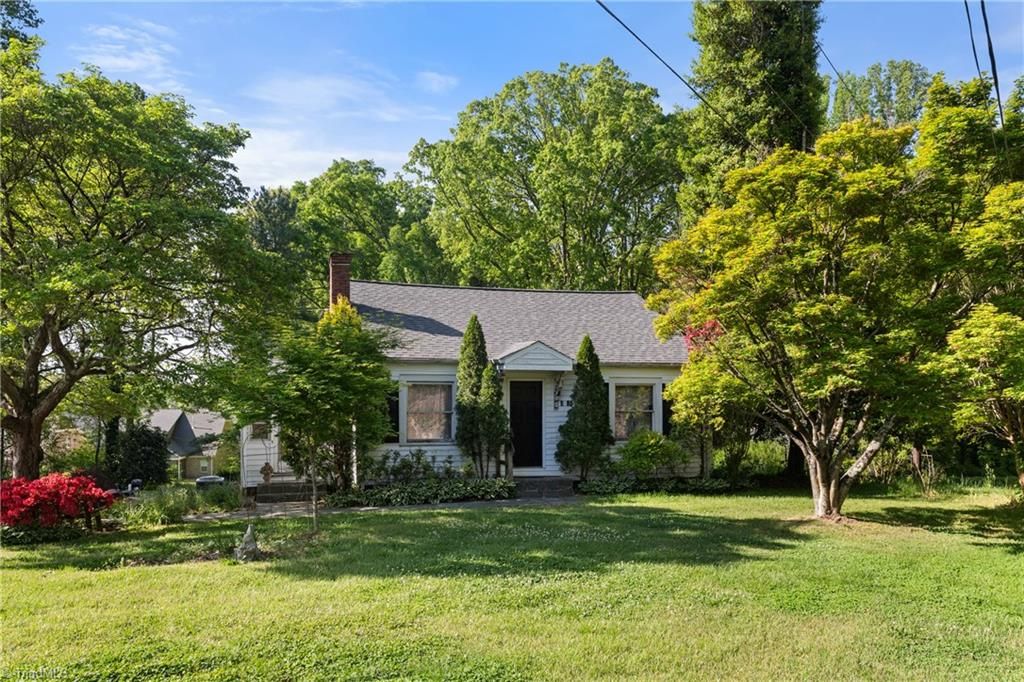 Photo of 4304 Robinhood Road, Winston-Salem, NC 27106 (MLS # 1216669)