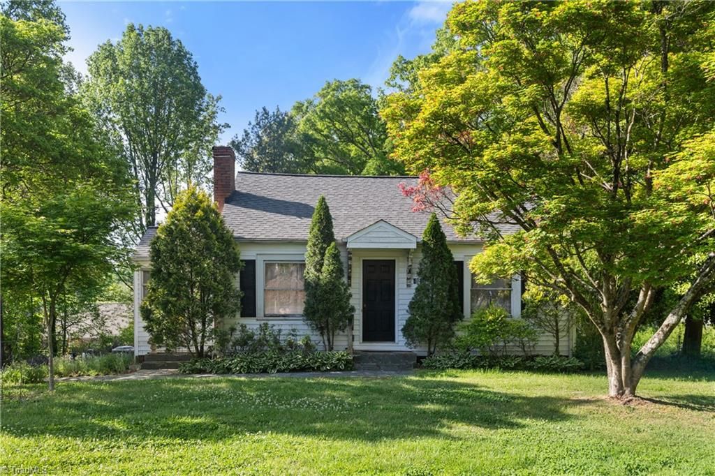 Photo of 4304 Robinhood Road, Winston-Salem, NC 27106 (MLS # 1216669)