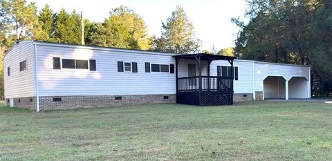 2202 Woodfield Drive Sophia NC 27350
