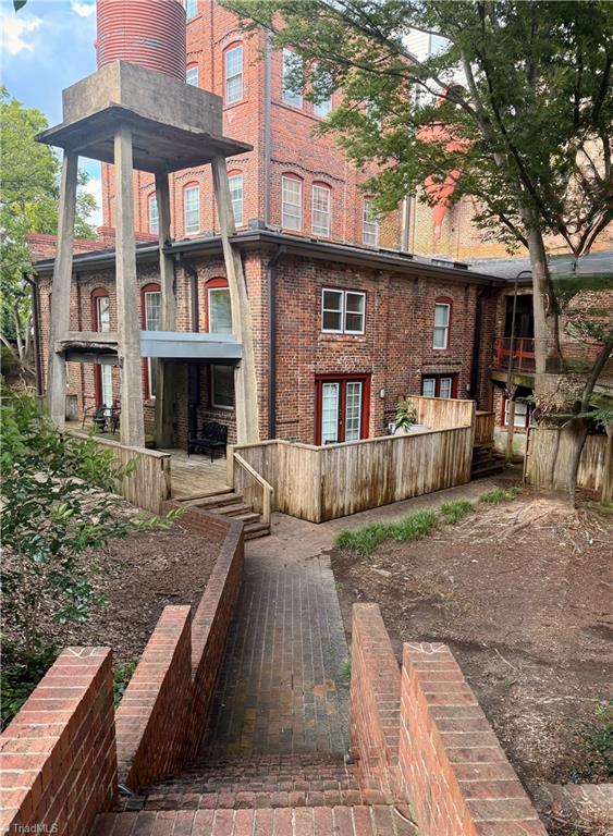 801 W McGee Street 2