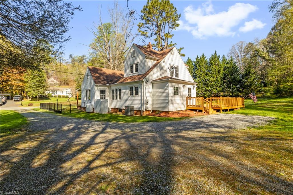 2080 Springs Road, Mount Airy, North Carolina image 8
