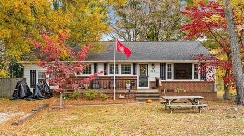 210 W King Street King NC 27021