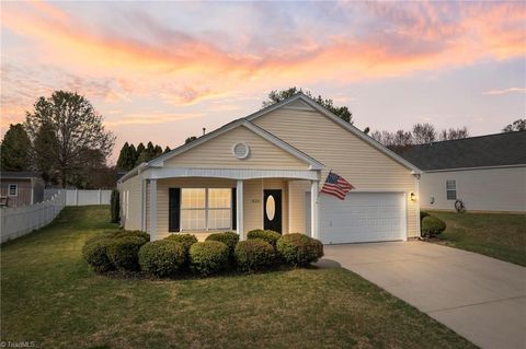 Photo of 1820 Beeson Park Lane, Kernersville, NC 27284 (MLS # 1214689)