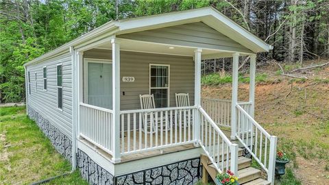 Homes For Sale - 939 Don Bare Road<br/> Jefferson, NC 28640