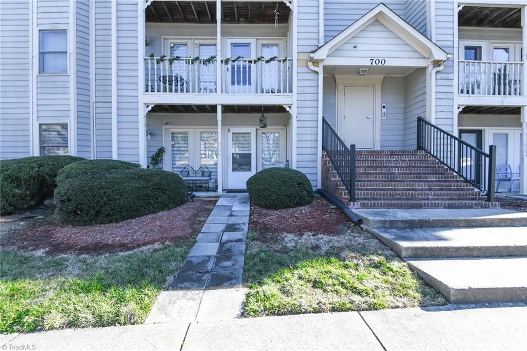 Photo of 700 Glendale Drive #D, Greensboro, NC 27406 (MLS # 1205138)