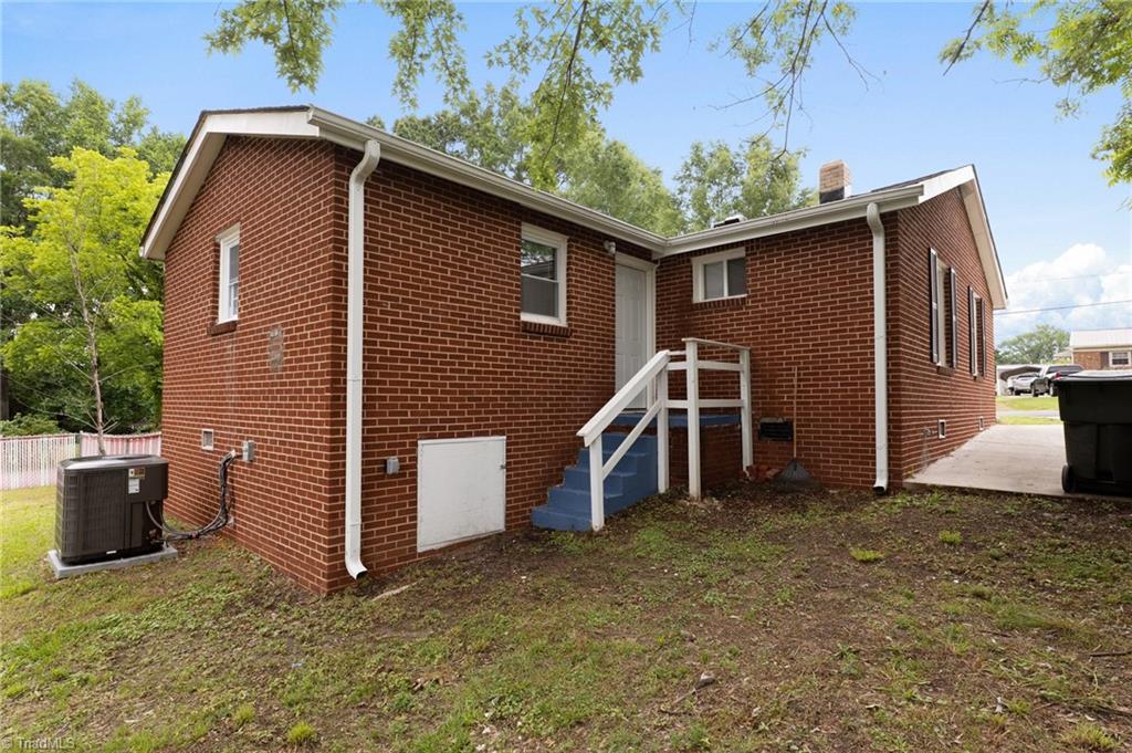 630 Lincoln Street, Burlington, North Carolina image 2