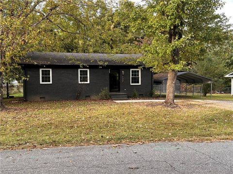 Photo of 132 W Kime Avenue, Liberty, NC 27298 (MLS # 1197811)