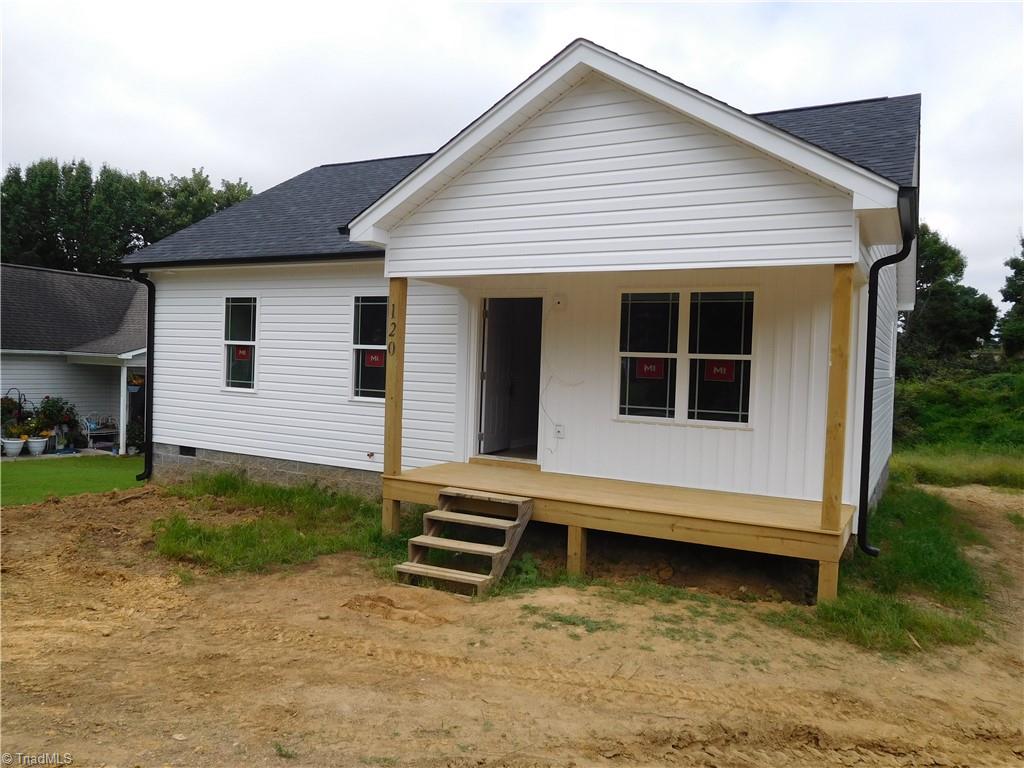 120 Crestwood Circle