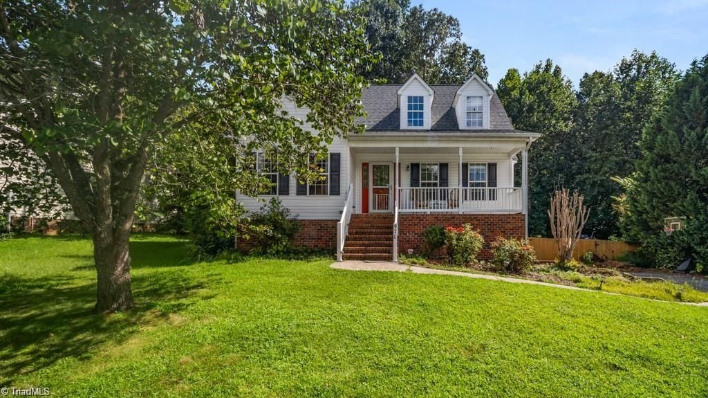 Photo of 970 Winterside Lane, Winston-Salem, NC 27107 (MLS # 1208077)
