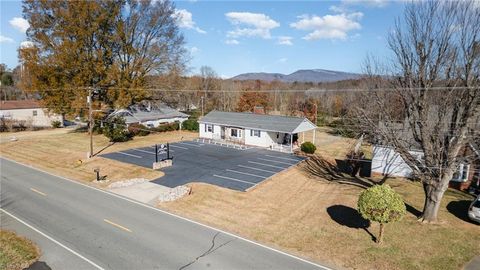 317 E King Street King NC 27021