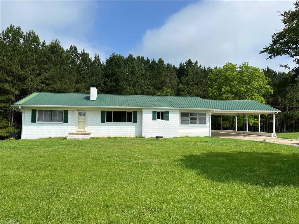 1024 Lone Hickory Road, Yadkinville, North Carolina image 1