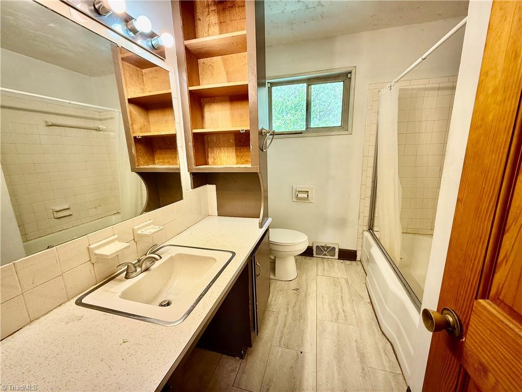 1024 Lone Hickory Road, Yadkinville, North Carolina image 10