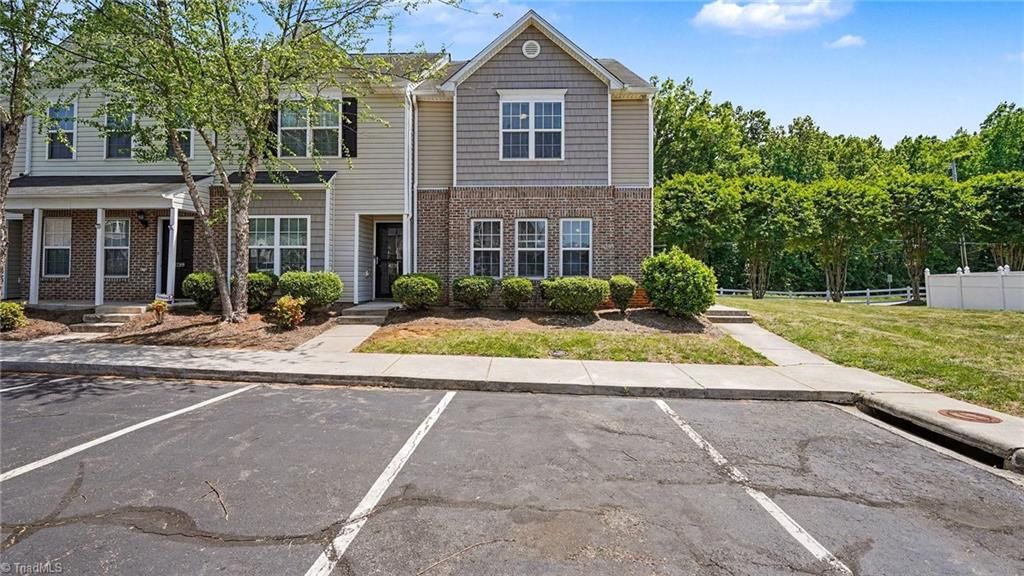 Photo of 4293 Youngstown Drive, Greensboro, NC 27405 (MLS # 1218388)